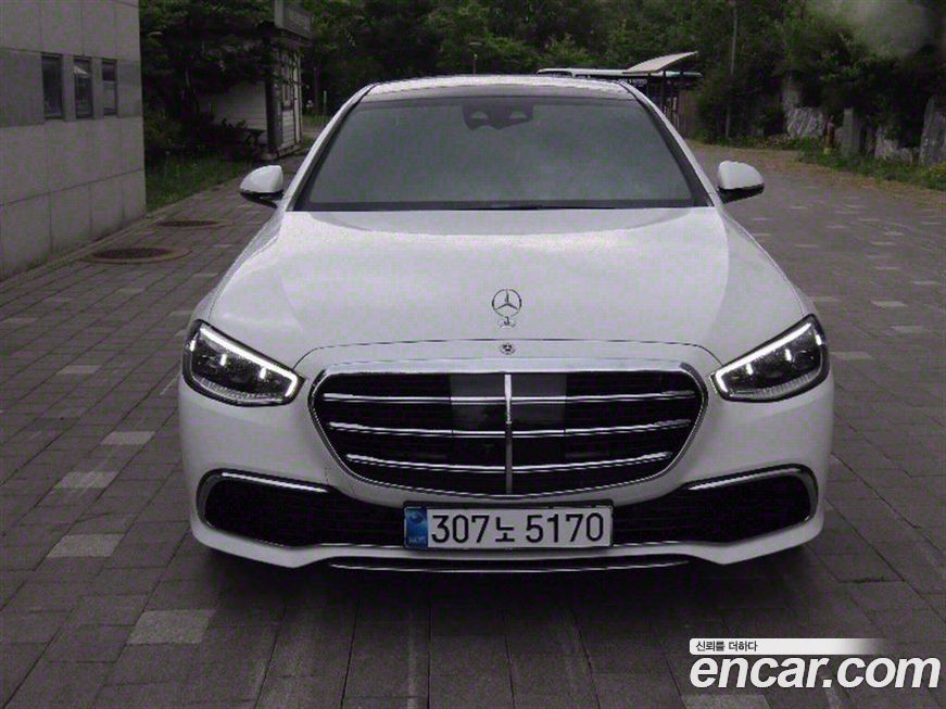 Mercedes-Benz S-Class 2025