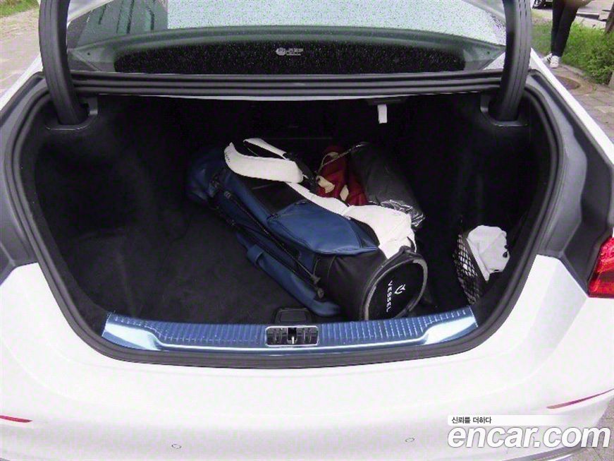 Mercedes-Benz S-Class 2025