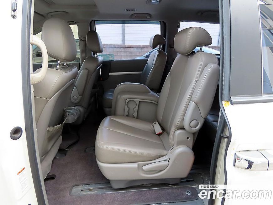 Kia Canival 2012