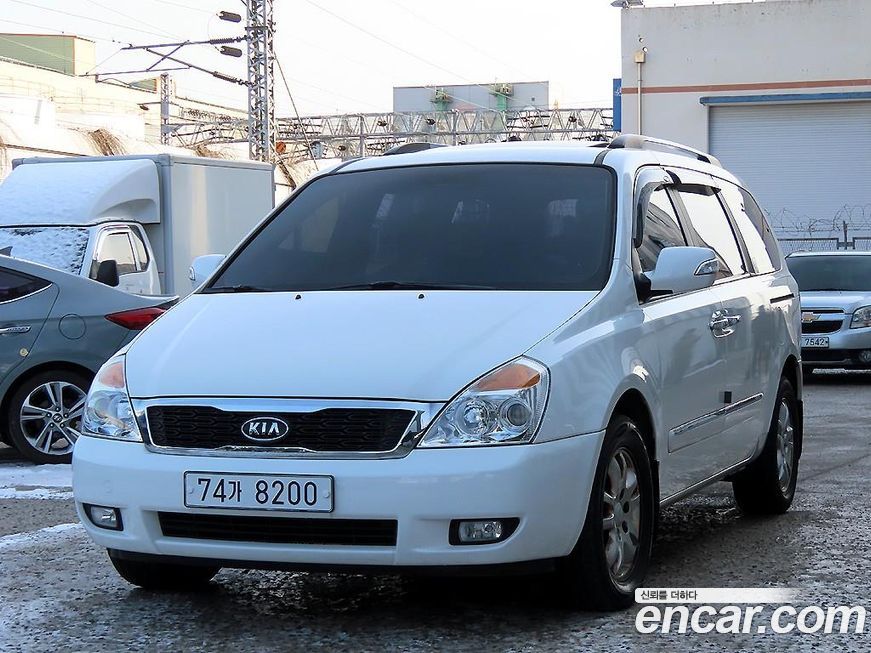 Kia Canival 2012