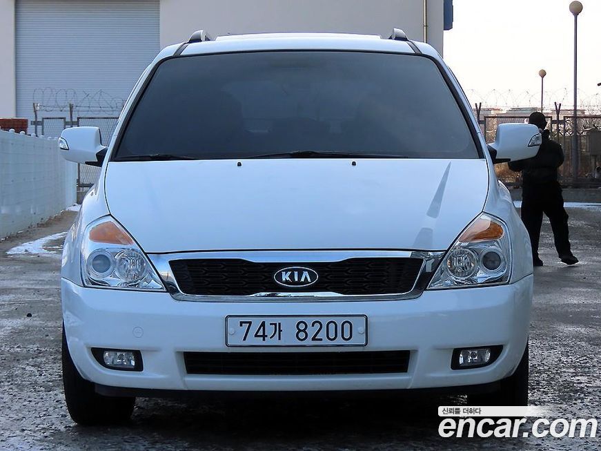 Kia Canival 2012