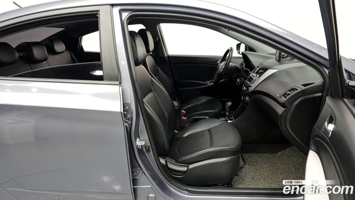 Hyundai Accent 2015