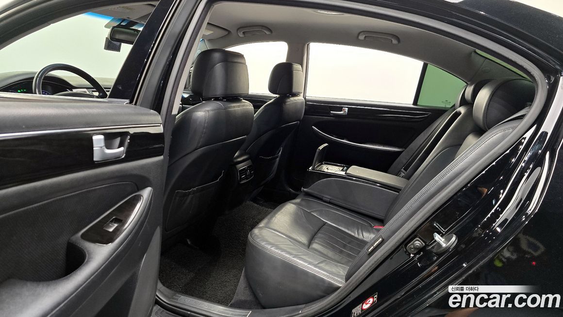 Hyundai Genesis 2013