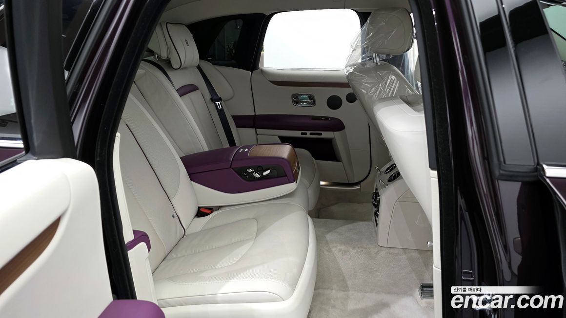 Rolls-Royce Ghost 2023