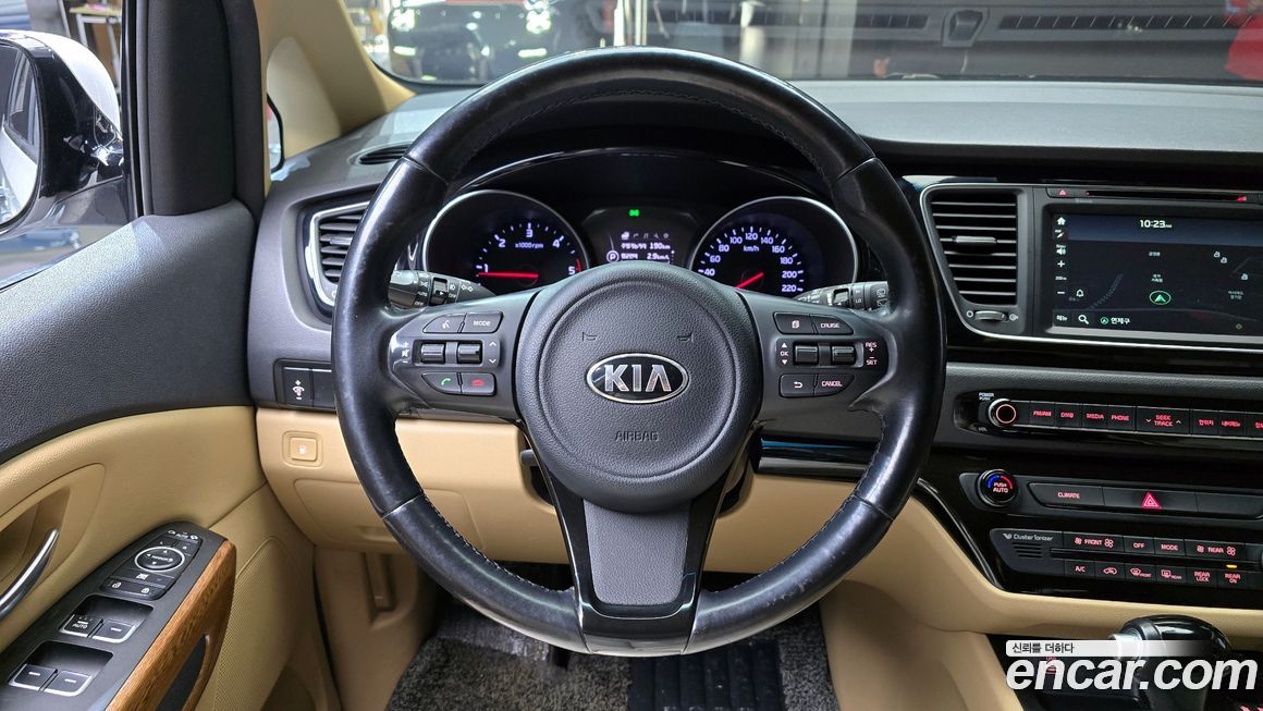 Kia Canival 2015
