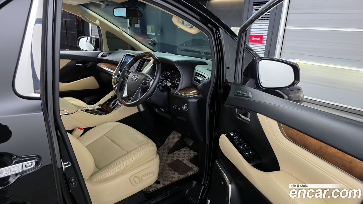 Toyota Alphard 2016