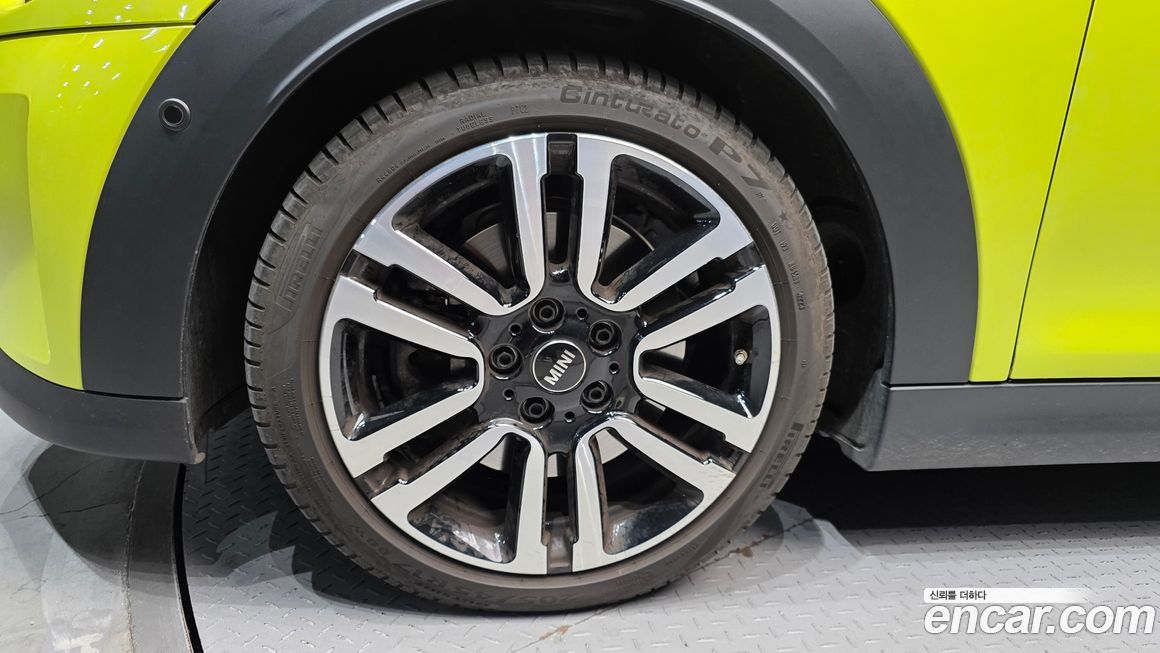 Mini Cooper Convertible 2024