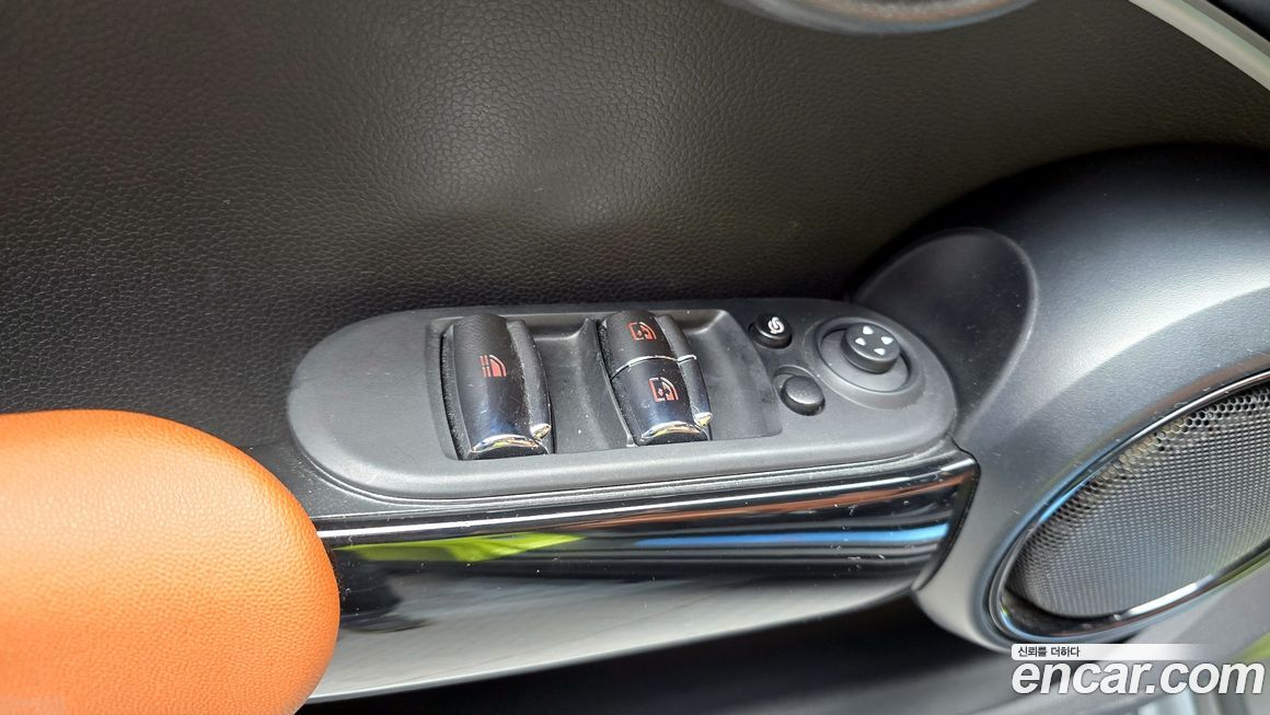 Mini Cooper Convertible 2024