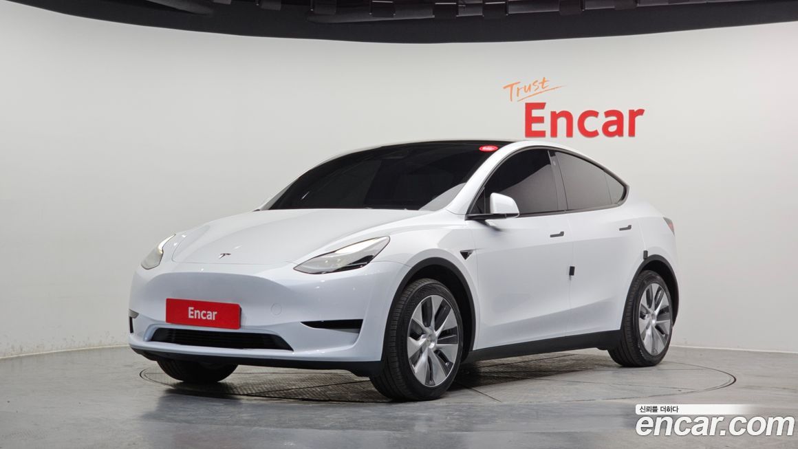 Tesla Model Y 2024