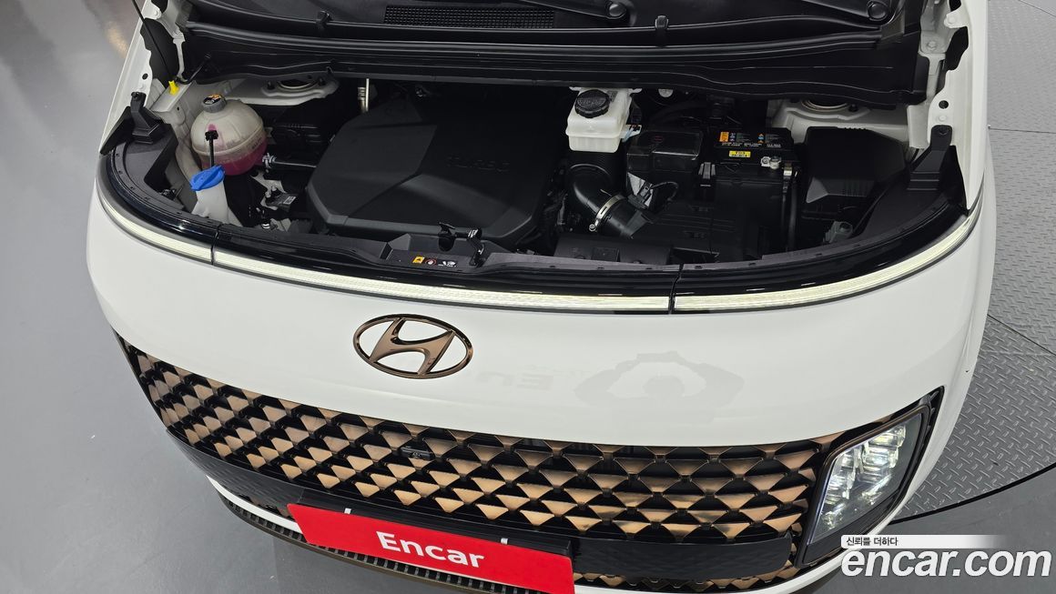 Hyundai Staria 2024
