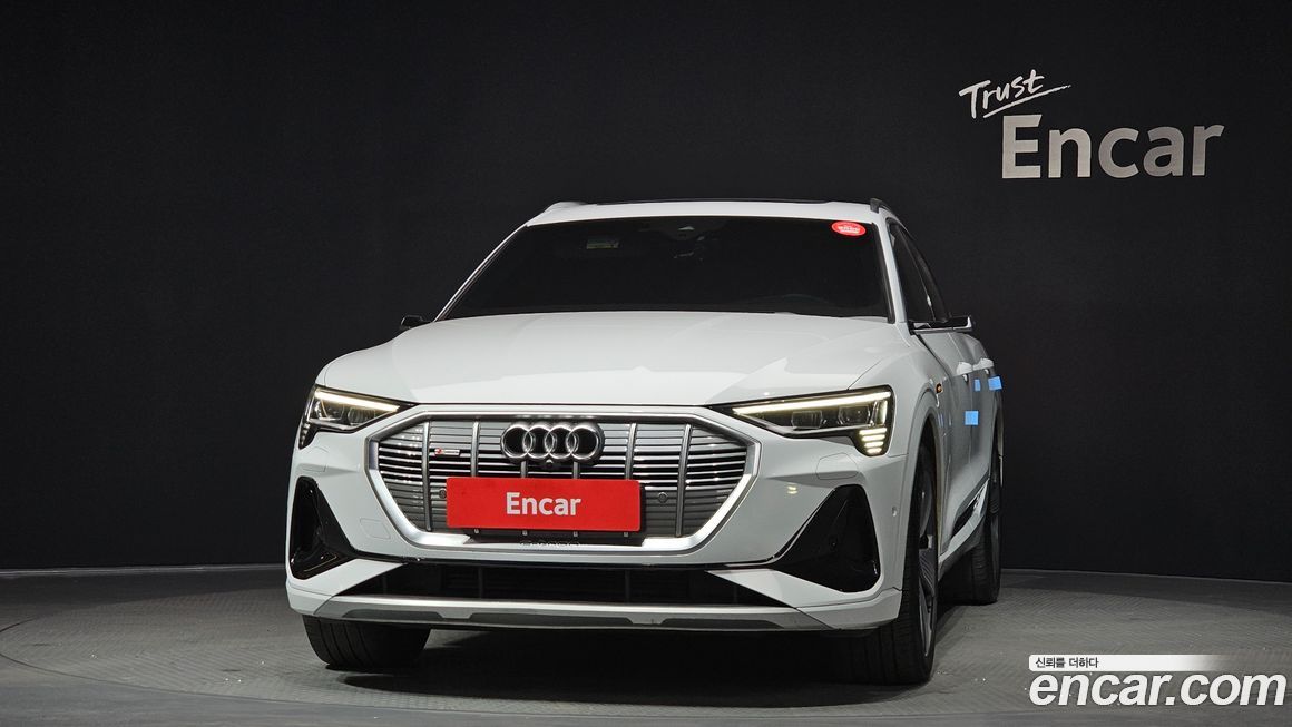 Audi e-tron 2022