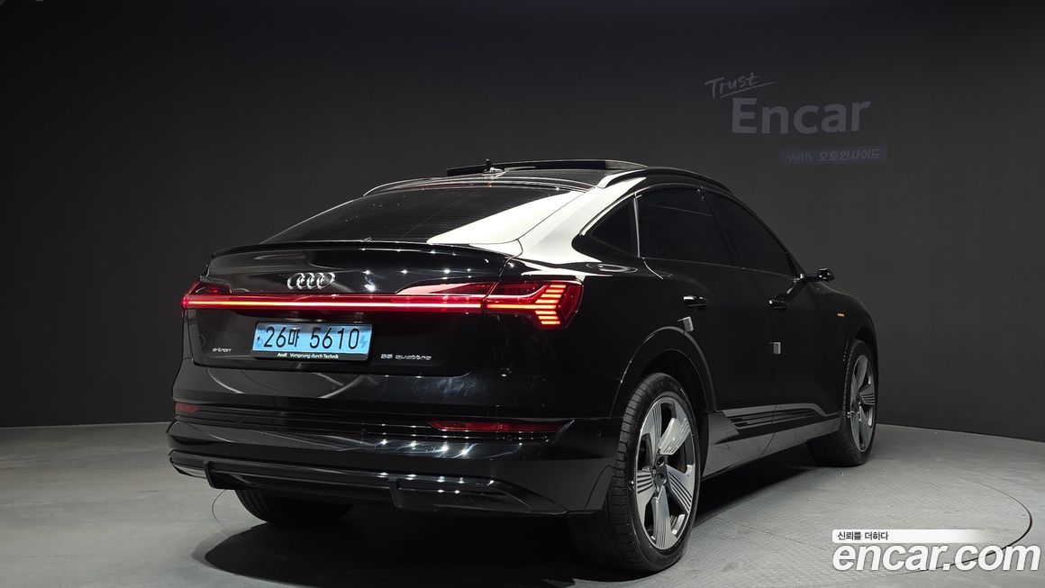 Audi e-tron 2022