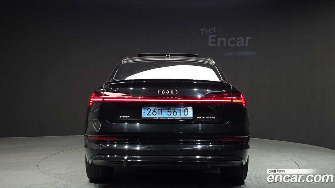 Audi e-tron 2022