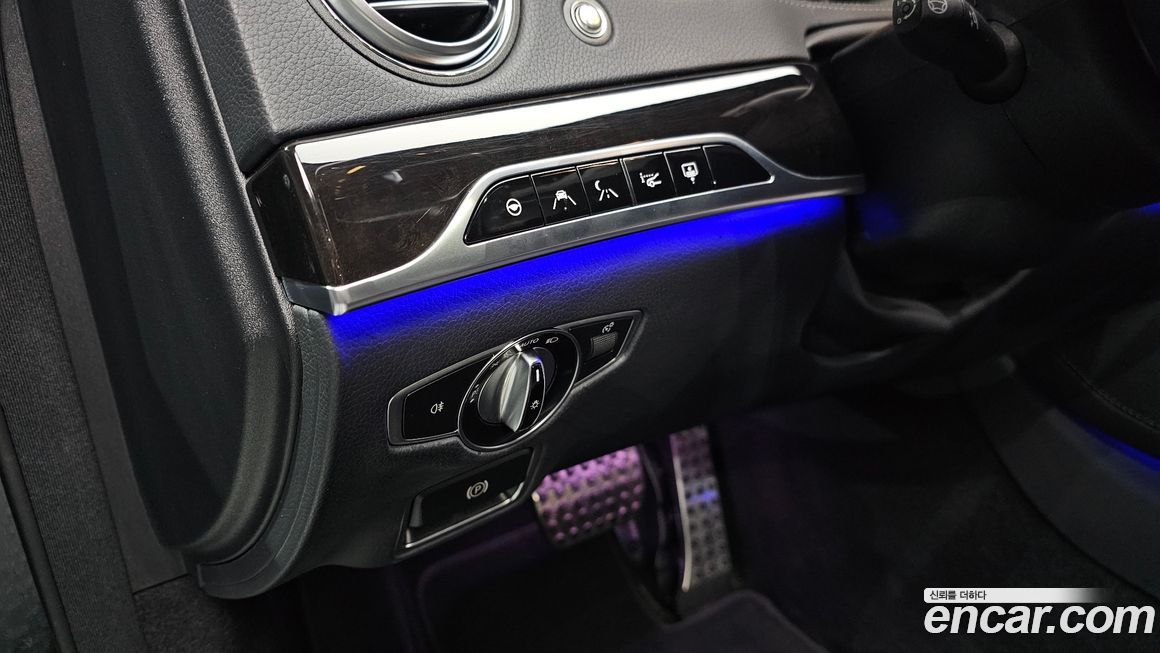 Mercedes-Benz S-Class 2020