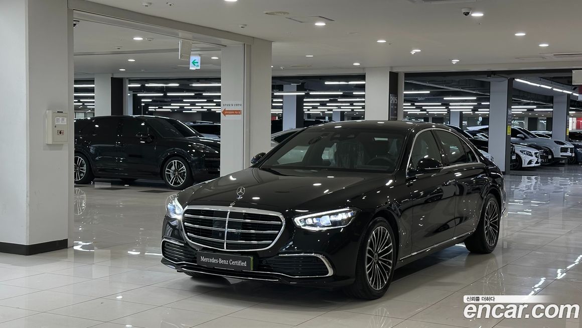 Mercedes-Benz S-Class 2025