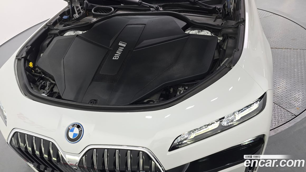 BMW i7 2023