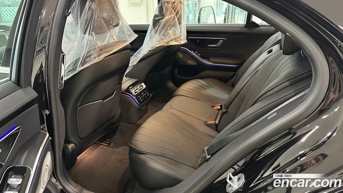 Mercedes-Benz S-Class 2025