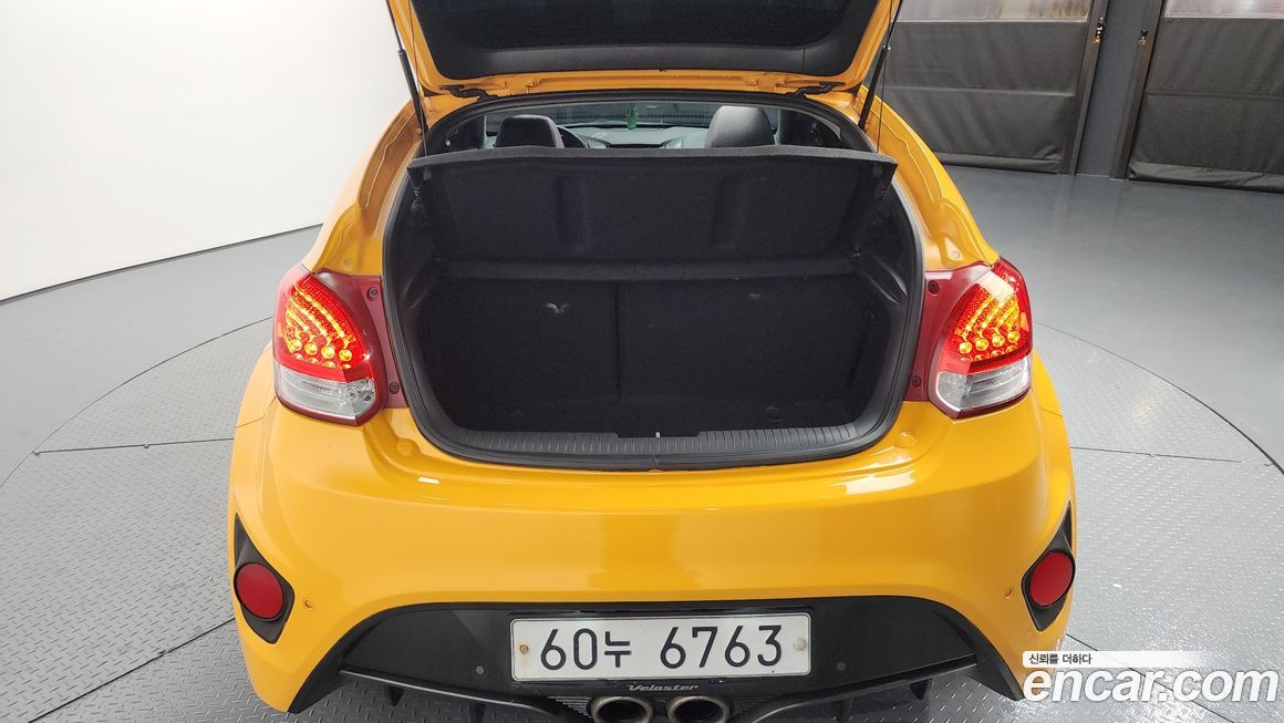 Hyundai Veloster 2013