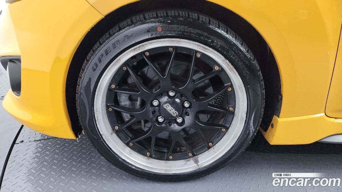 Hyundai Veloster 2013