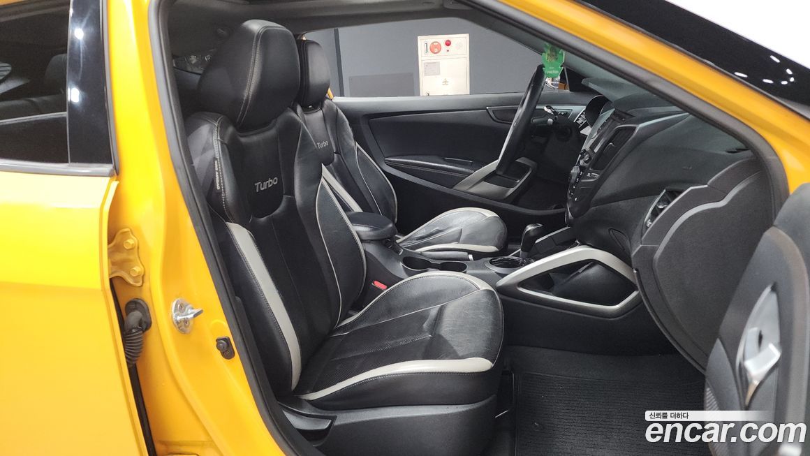 Hyundai Veloster 2013