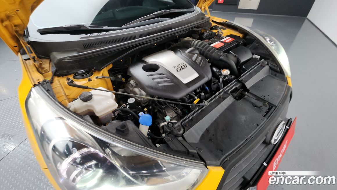Hyundai Veloster 2013