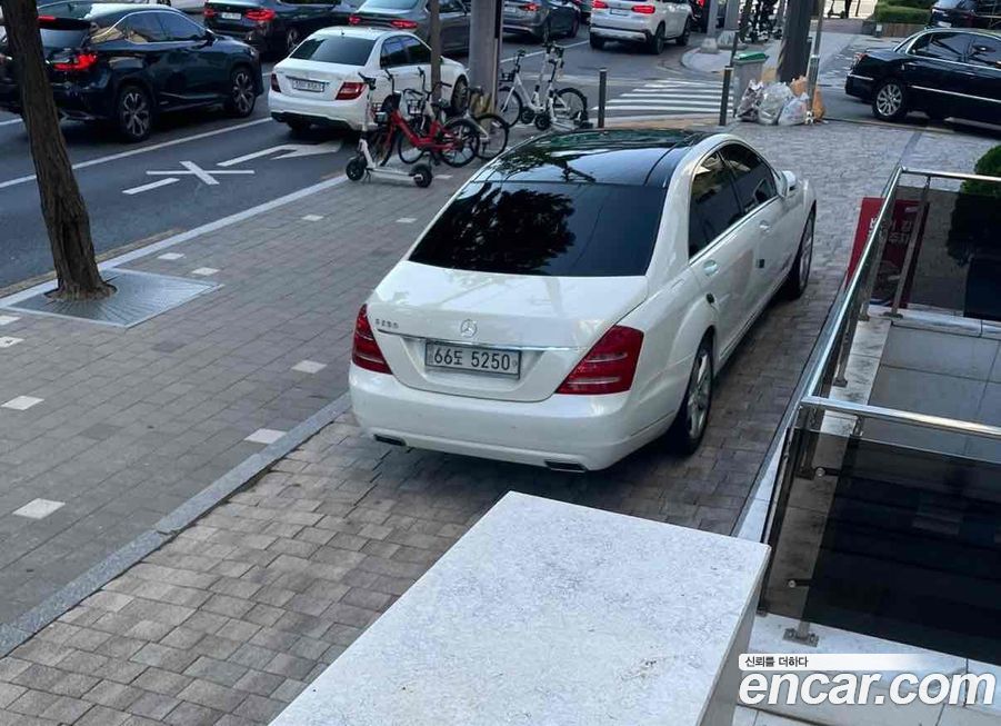 Mercedes-Benz S-Class 2010