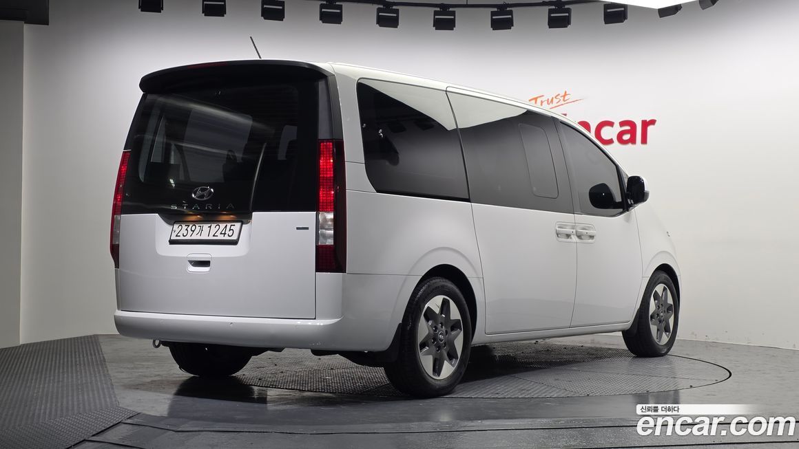 Hyundai Staria 2022