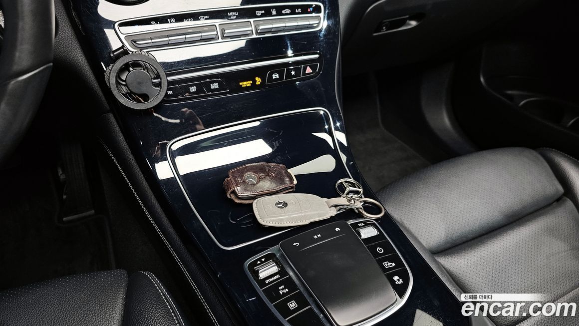 Mercedes-Benz GLC-Class 2021