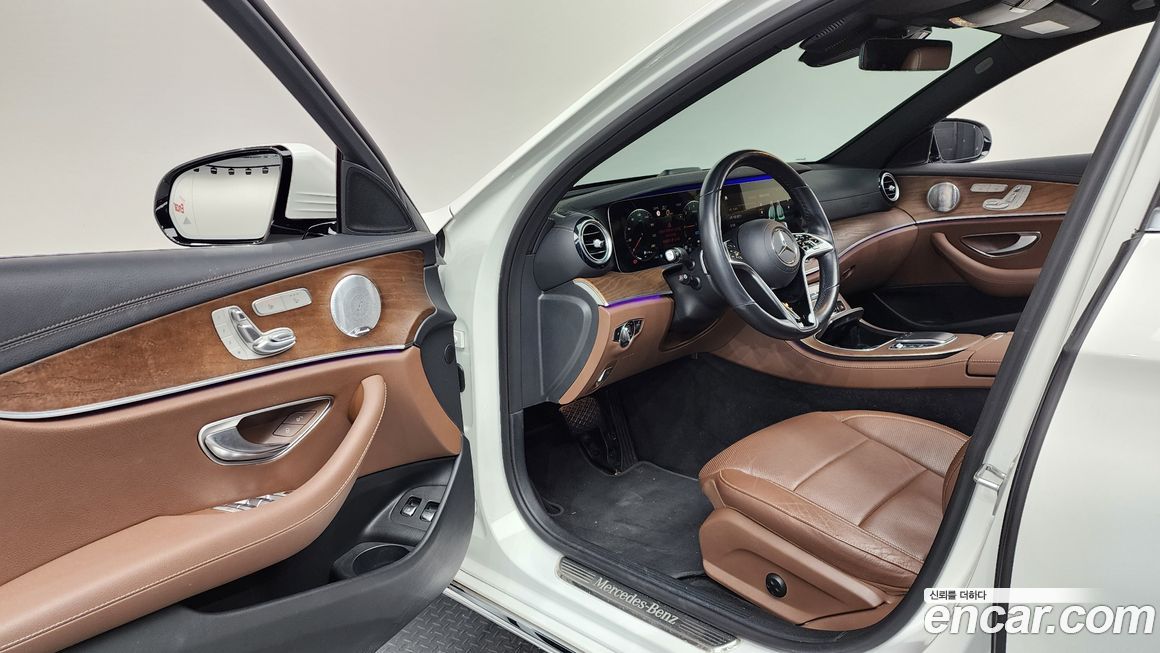Mercedes-Benz E-Class 2021
