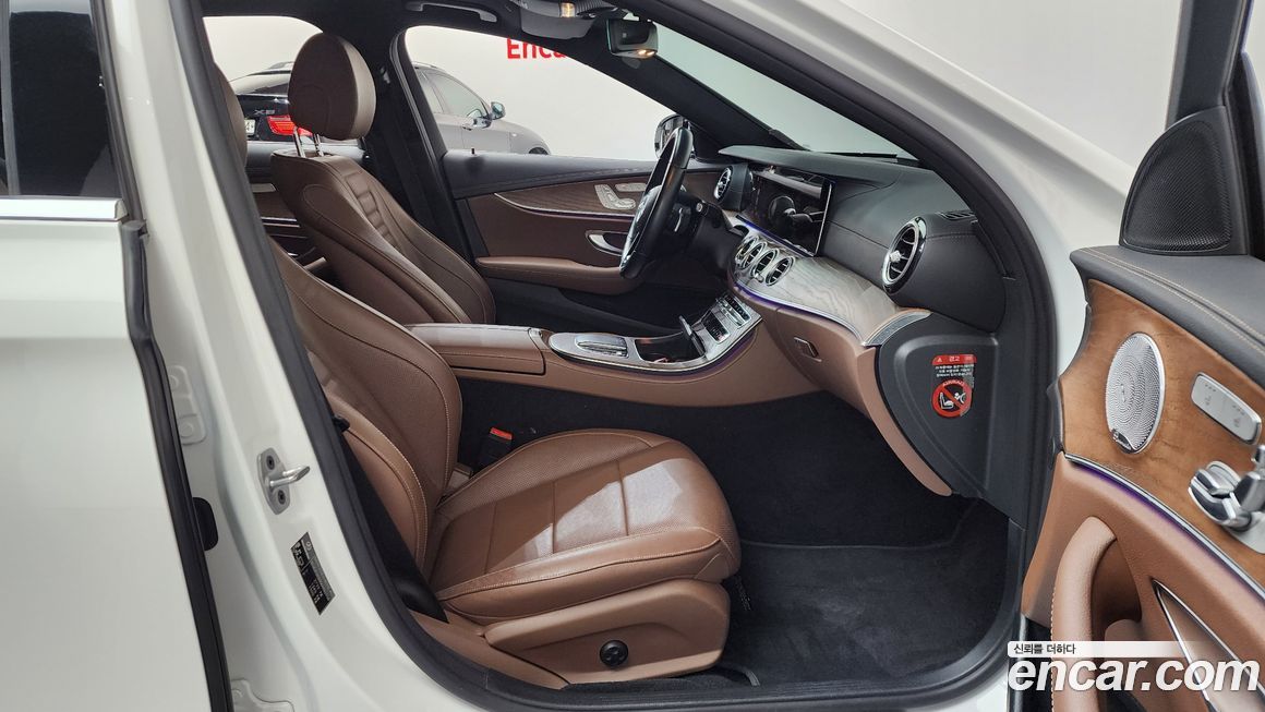 Mercedes-Benz E-Class 2021