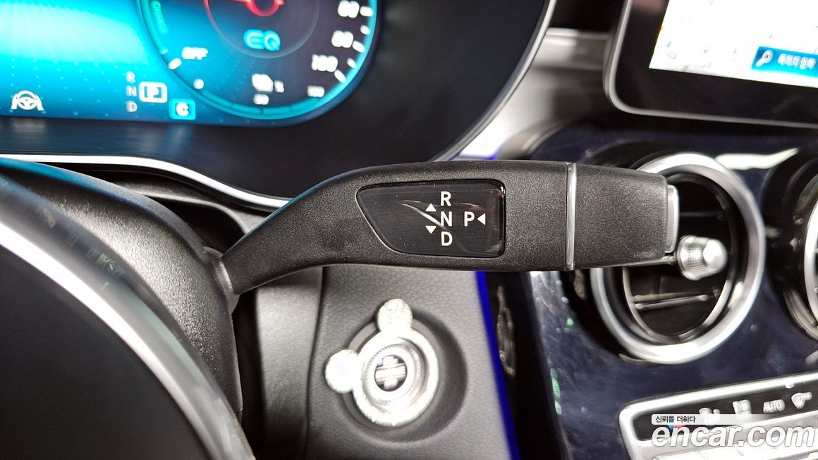 Mercedes-Benz GLC-Class 2021