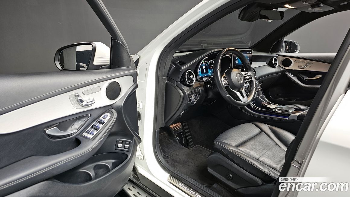 Mercedes-Benz GLC-Class 2021