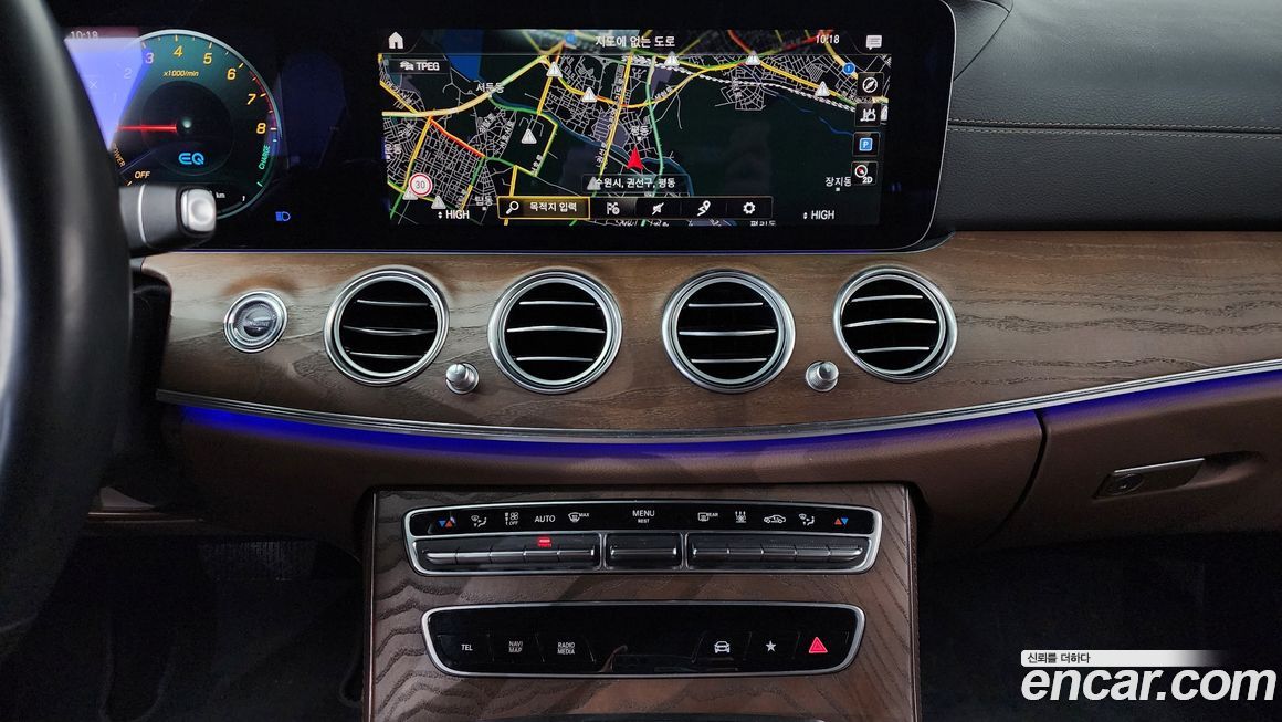 Mercedes-Benz E-Class 2021