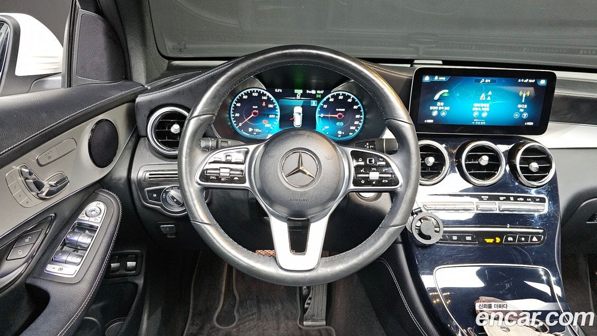 Mercedes-Benz GLC-Class 2021