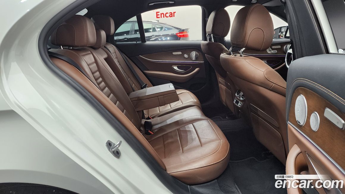 Mercedes-Benz E-Class 2021