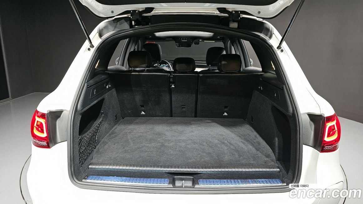 Mercedes-Benz GLC-Class 2021