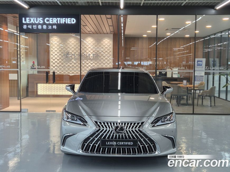 Lexus ES 2026