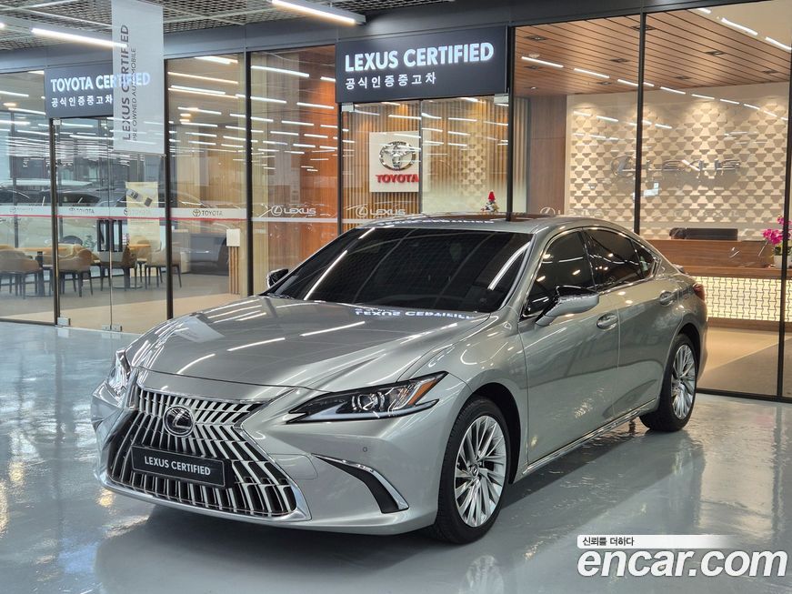 Lexus ES 2026