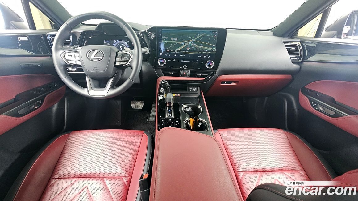 Lexus NX 2025