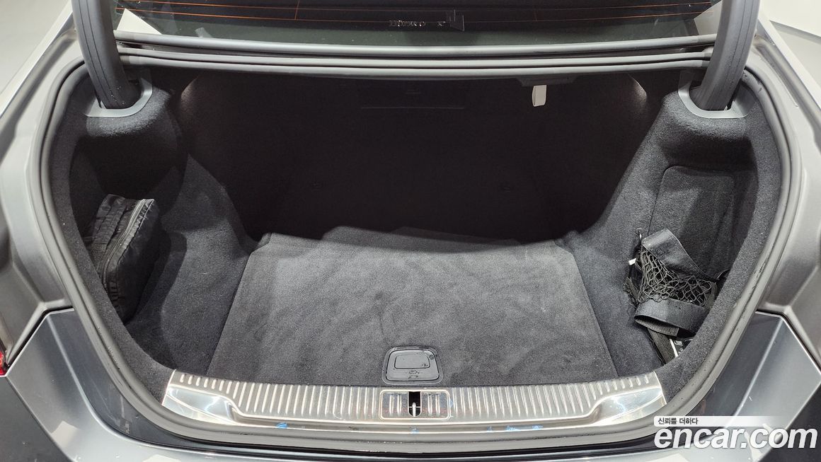 Mercedes-Benz S-Class 2022