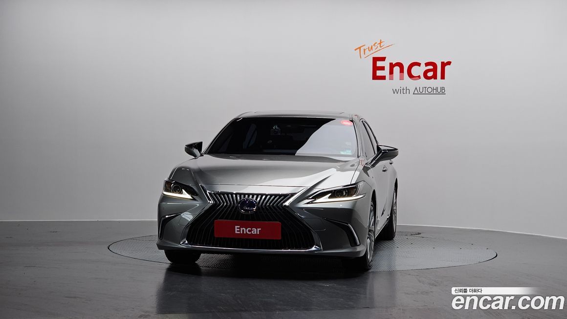 Lexus ES 2020