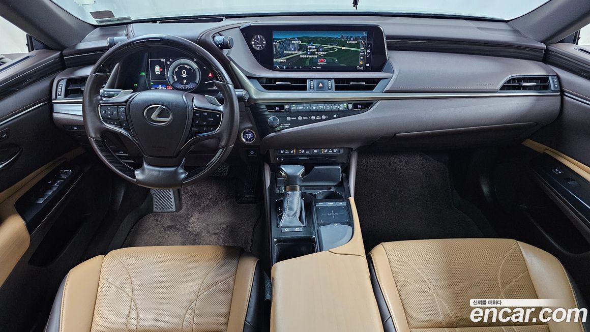 Lexus ES 2020