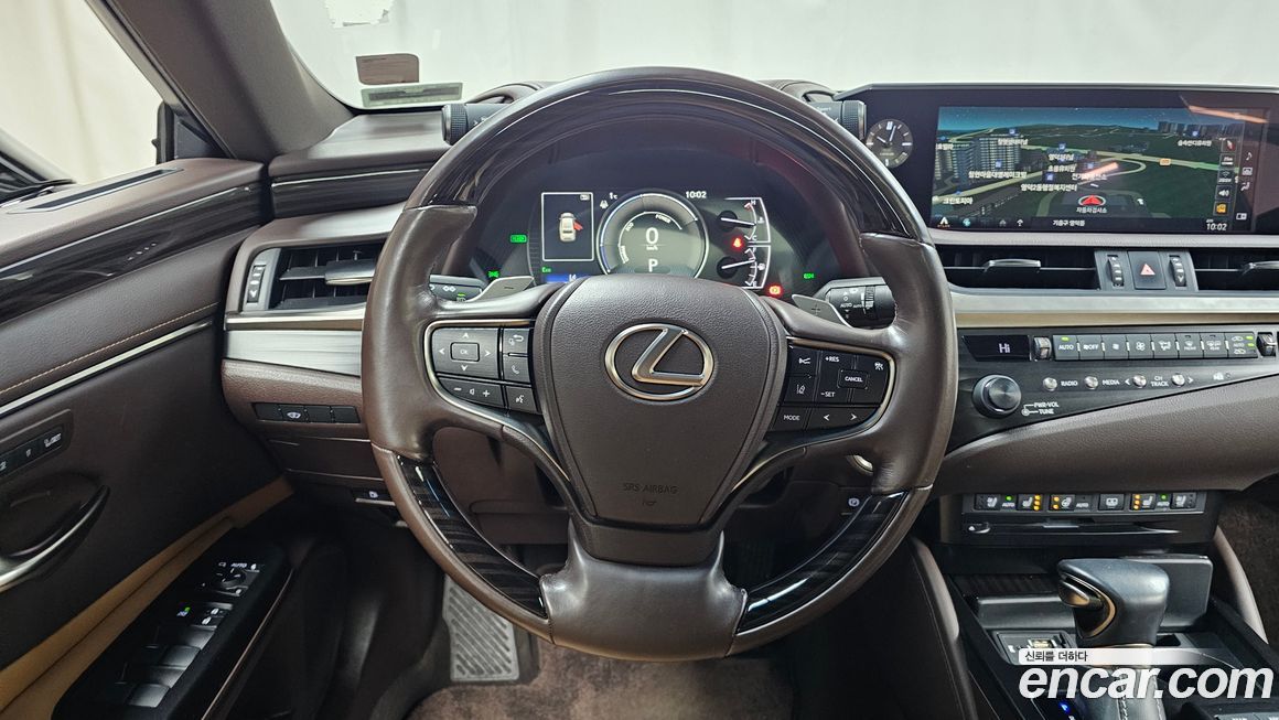 Lexus ES 2020