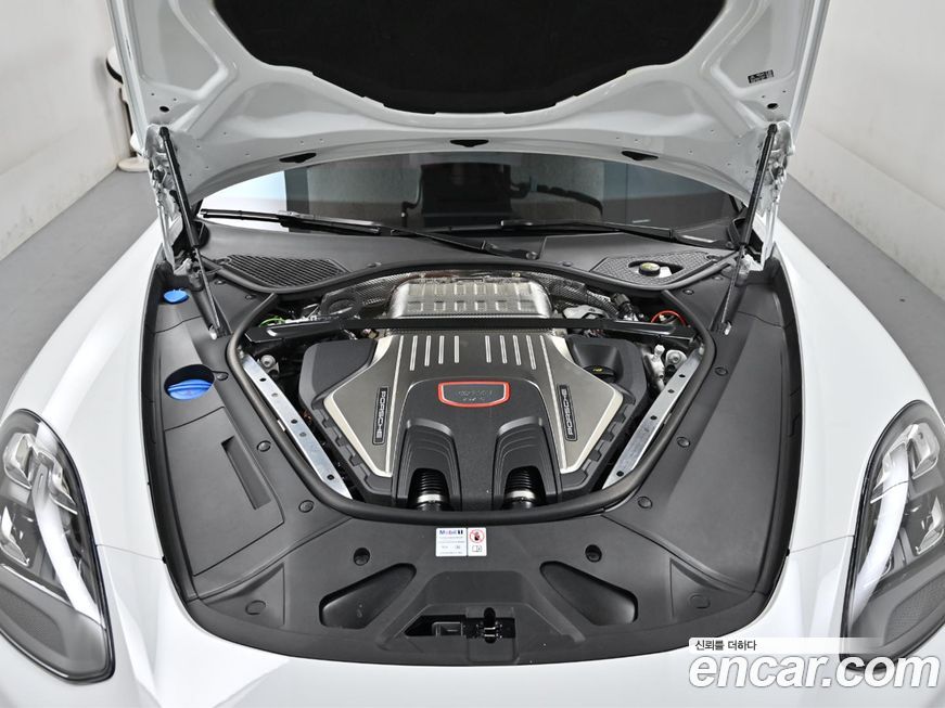 Porsche Panamera 2023