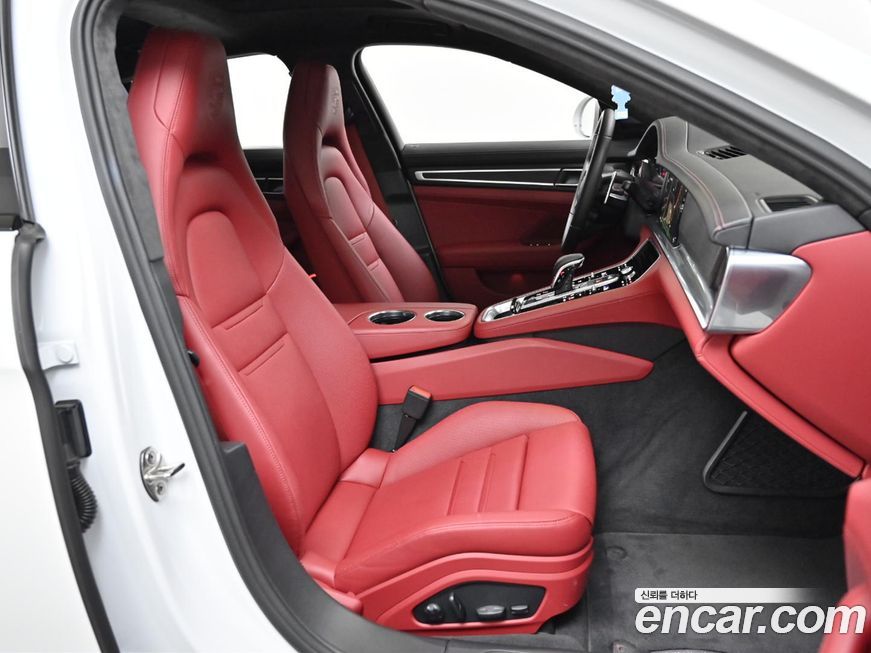 Porsche Panamera 2023