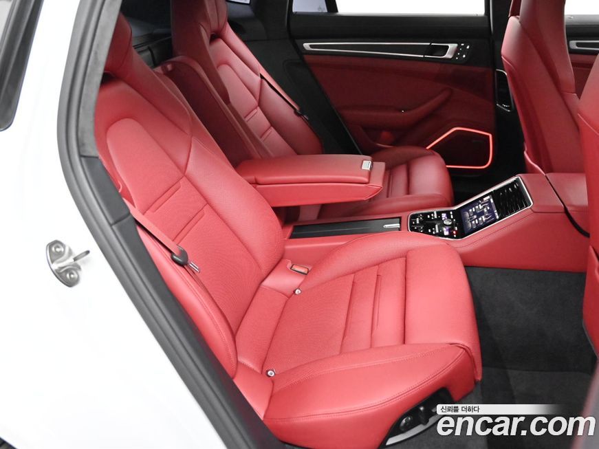 Porsche Panamera 2023