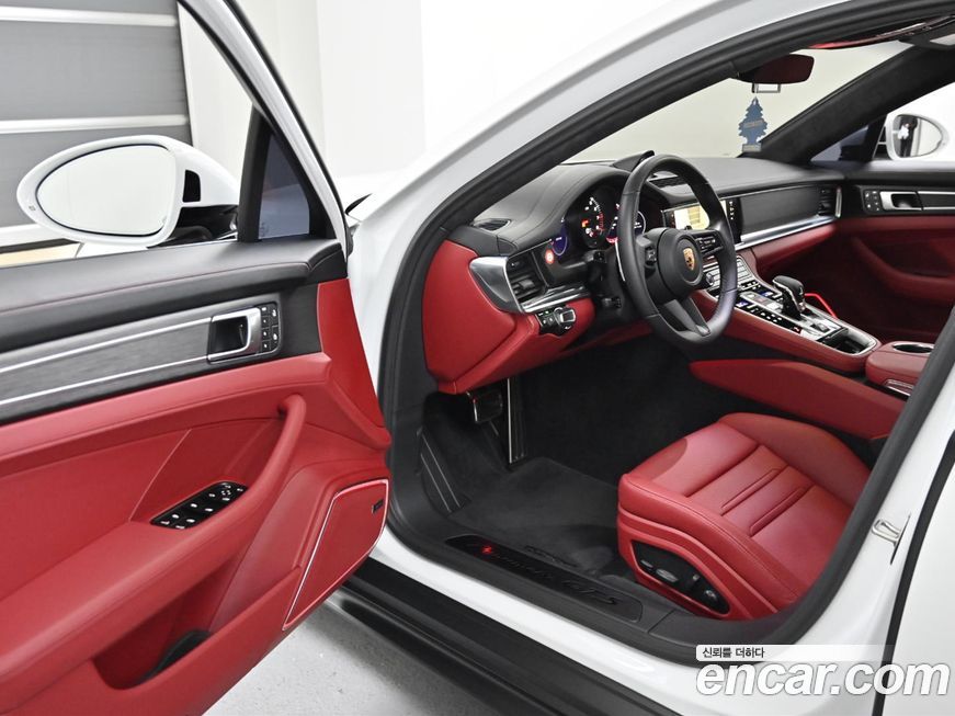 Porsche Panamera 2023