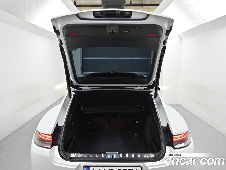 Porsche Panamera 2023