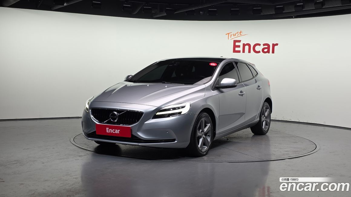Volvo V40 2018