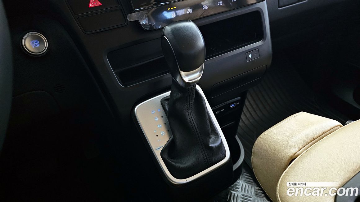 Hyundai Staria 2022